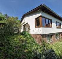 Haus mit Weitblick auf großem Grundstück in ruhiger Lage zu verkaufen - Ochsenfurt