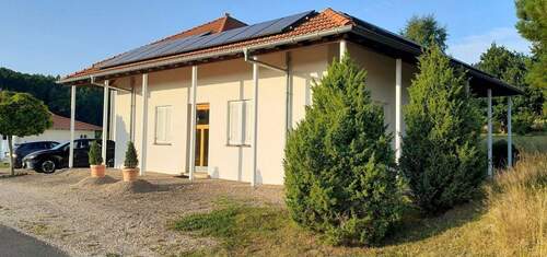 Eingang Büro - 8 Zimmer Einfamilienhaus in Hillesheim