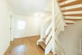 Treppenhaus und Garderobe - 