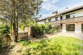 Garten mit Ausgang zum Fußweg - 