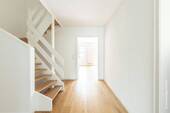 Flurbereich und Treppenhaus - 