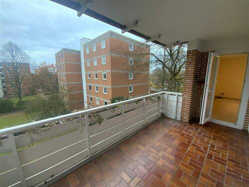 Ausssicht vom Balkon 2 - 4 Zimmer Etagenwohnung zum Kaufen in Bremen