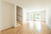 Lichtdurchfluteter Wohnbereich - 