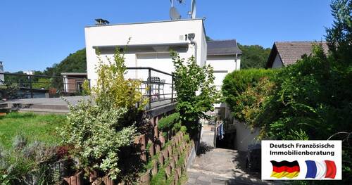 Forbach - Neuwertige Erdgeschosswohnung mit schöner Terrasse in Forbach
