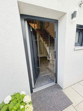 Eingang - 6 Zimmer Einfamilienhaus zum Kaufen in Waghaeusel