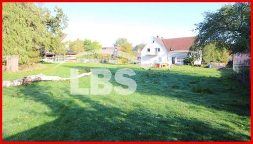 Zweifamilienhaus Eingangsbereich - Zweifamilienhaus - grosser Garten mit vielen Optionen in Dombühl