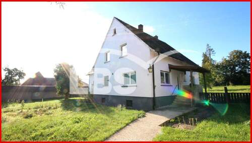Zweifamilienhaus Anbau 1987 - 9 Zimmer Mehrfamilienhaus, Wohnhaus zum Kaufen in Dombühl