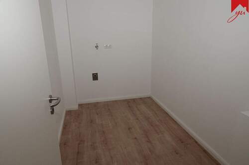 praktischer Hauswirtschaftsraum - 