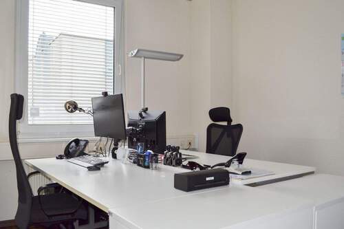 Büro 1 - 