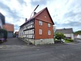 Seitenansicht - 6 Zimmer Mehrfamilienhaus, Wohnhaus in Meißner / Germerode