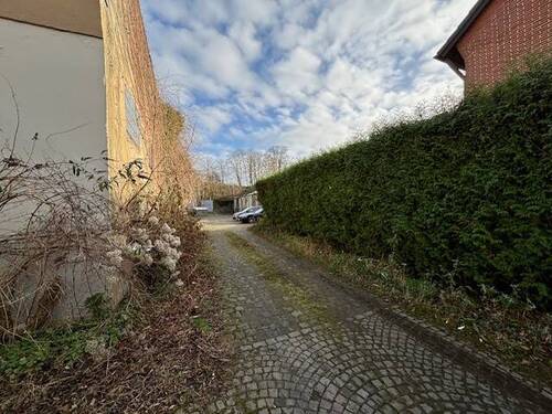 Hofansicht - Einfamilienhaus in Mönchengladbach zum Kaufen