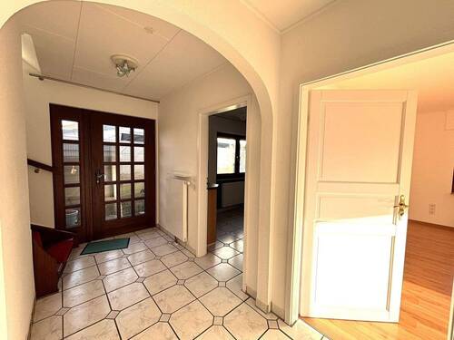 Blick Richtg. Hauseingang.JPG - 