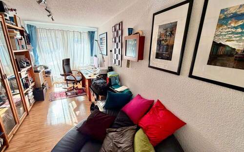 Arbeits- o. Kinderzimmer - 