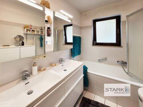 OG 2 Badezimmer.jpg - 