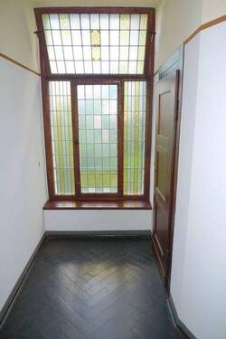 Treppenhaus mit Abstellraum - 