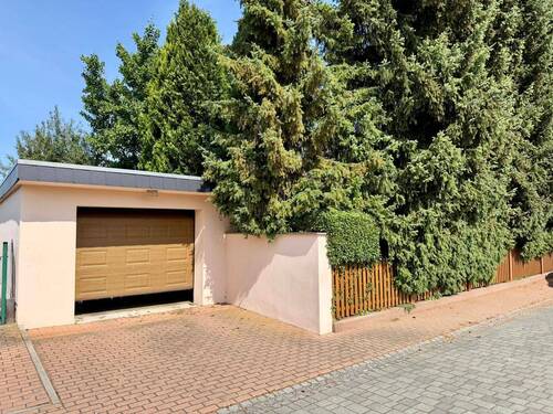 Garage mit elektr. Tor - 6 Zimmer Einfamilienhaus in Zahna-Elster