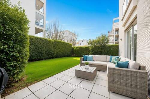 WUNDERSCHÖNE GARTEN-TERRASSE - GARTENTRAUM IN RIEDBERG - Familienfreundliche 4,5-Zimmer - Zentral in Riedberg (Riedberg-Gymnasium)