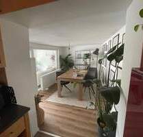 Sanierte 3,5-Zimmer-Wohnung mit Loggia, Terrassennutzung in der Bonner Kirschblütenstraße