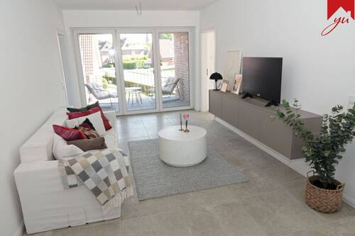 offener Wohnbereich mit Zugang zur Loggia - 