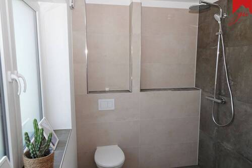 Badezimmer mit ebenerdiger Dusche - 