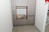 Wohnungseingangsbereich mit Garderobe - 