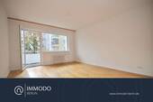 Wohnzimmer - ?? Fußläufig zum Schloß Charlottenburg - helle 2 Zimmer Balkon Wohnung mit Aufzug