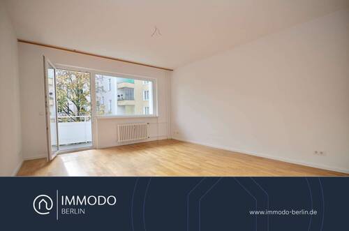 Wohnzimmer - ?? Fußläufig zum Schloß Charlottenburg - helle 2 Zimmer Balkon Wohnung mit Aufzug