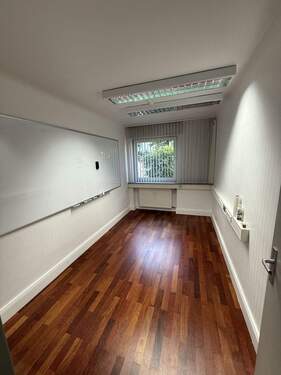 Zimmer 1 - Bürofläche in Frankfurt Bockenheim direkt vom Eigentümer [HMR-O01E01]