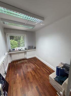 Zimmer 5 - 4 Zimmer Büro zur Miete in Frankfurt am Main