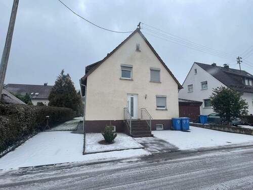 Gebäudeansicht - 7 Zimmer Mehrfamilienhaus, Wohnhaus zum Kaufen in Lauchheim