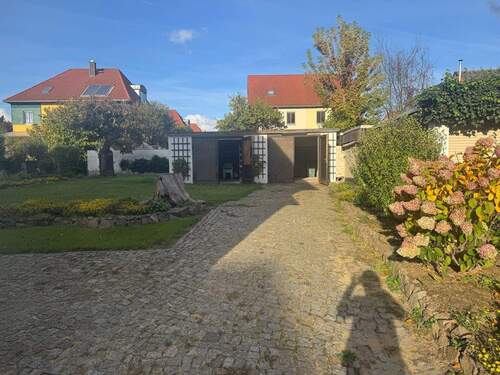 Grundstück, Garagen - Doppelhaushälfte mit 110,00 m² in Radebeul zum Kaufen