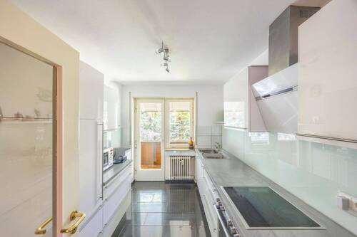 Wohnung 1.OG links - 1 Zimmer Mehrfamilienhaus, Wohnhaus in Ludwigsburg