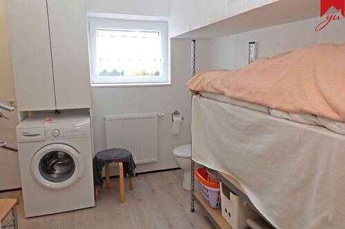 angrenzendes Badezimmer - 