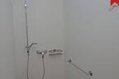 großzügige Dusche - 
