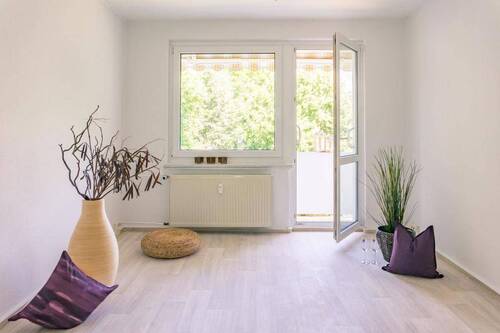Wohnzimmer Vergleichswohnung - 3 Zimmer Etagenwohnung zur Miete in Chemnitz