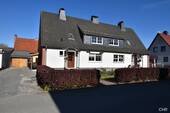 Vorderansicht - Sehr gepflegtes Einfamilienhaus (DHH) in ruhiger und sonniger Wohnlage im schönen Klosterort
