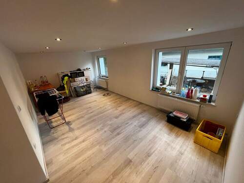 Wohnzimmer - 4 Zimmer Einfamilienhaus in Erfurt