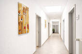 Moderne Flur mit abstrakter Kunst 7 - Büro mit 70,00 m&sup2; in Bietigheim-Bissingen zur Miete
