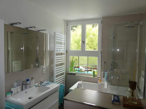 Badezimmer 1 - Einfamilienhaus mit 130,00 m² in Mönchengladbach zum Kaufen