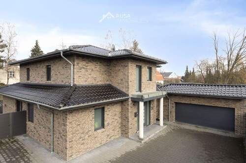 Hausansicht vorne - 6 Zimmer Mehrfamilienhaus, Wohnhaus zum Kaufen in Melle