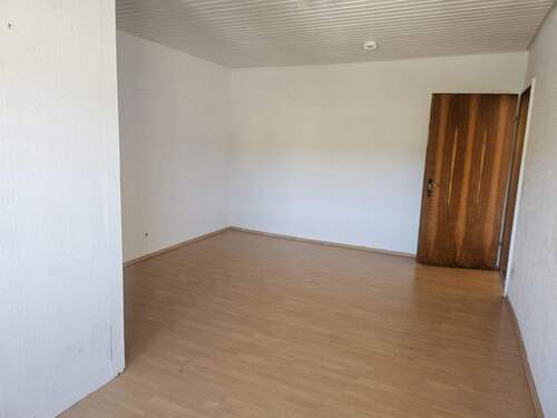 Schlafzimmer 2. OG - Mehrfamilienhaus, Wohnhaus mit 251,80 m&sup2; in Eberstadt Hölzern zum Kaufen