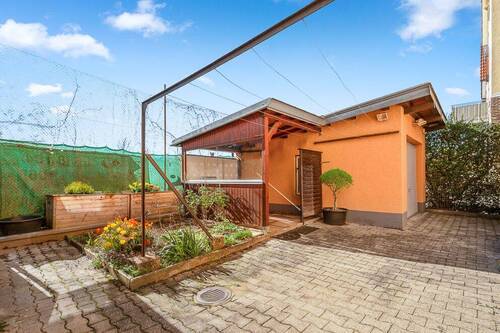 Garten mit Pergola - 