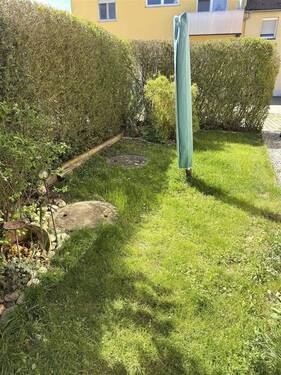 Im Garten gibt es eine Zisterne mit 1800 Ltr. - 