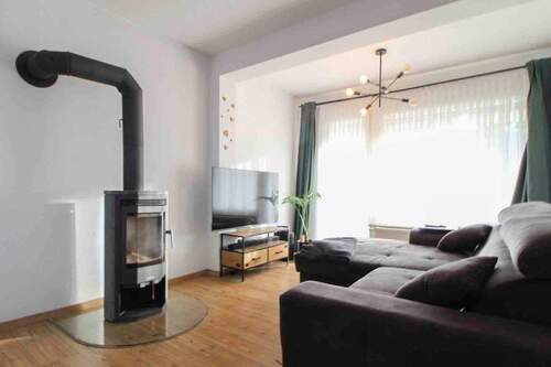 Wohnzimmer - 8 Zimmer Einfamilienhaus zum Kaufen in Bad Oeynhausen