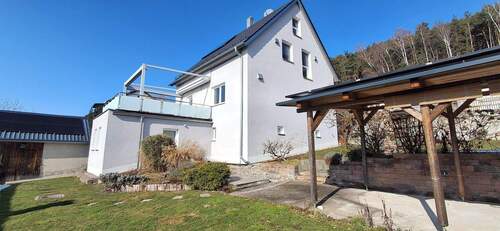 Südostansicht - Neuwertig, stilvoll, großzügig, exklusiv: Einfamilienhaus mit Einliegerwohnung in Top-Lage