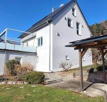 Neuwertig, stilvoll, großzügig, exklusiv: Einfamilienhaus mit Einliegerwohnung in Top-Lage - Schwandorf