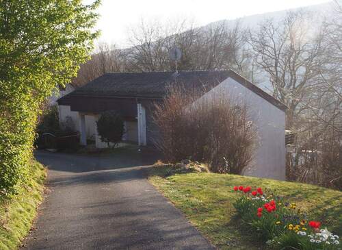 Private Zufahrt zum Haus - 1 Zimmer Einfamilienhaus zum Kaufen in Partenstein