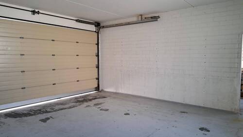 Garage oder Lagerfläche zum Gewerbebereich - 