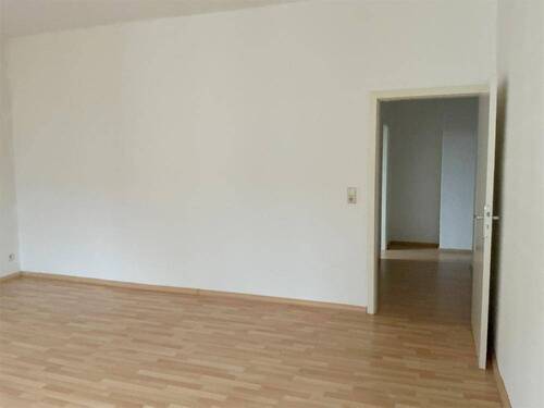 Wohnzimmer - 2 Zimmer Etagenwohnung zur Miete in Limbach-Oberfrohna