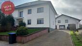 Straßenansicht - GRENZE L-WORMELDANGE: HAUS MIT 3 WOHNUNGEN + NEBENGEBÄUDE